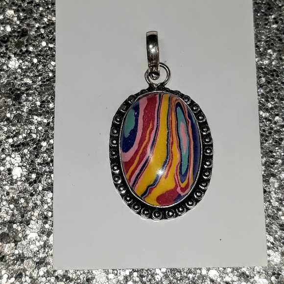 Rainbow banded resin cabochon - Picture 2 of 3
